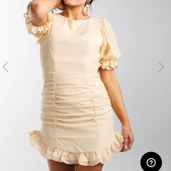 Buckle cream puff sleeve smocked dress size small - Picture 2 of 6